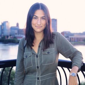 Meet your Posher, Chloe